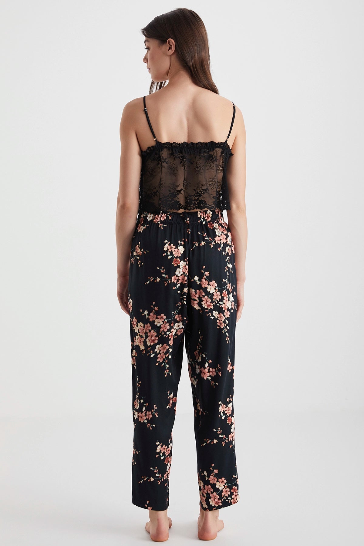 Kadın Siyah Sakura Desenli Üçlü Sabahlıklı Pijama Takımı