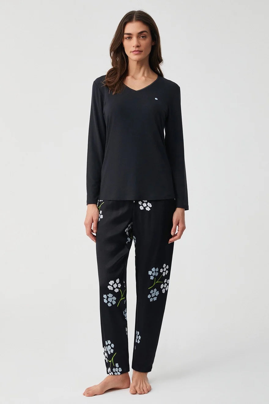 Çiçek Desenli Uzun Kollu Siyah Luxury Pijama Takım