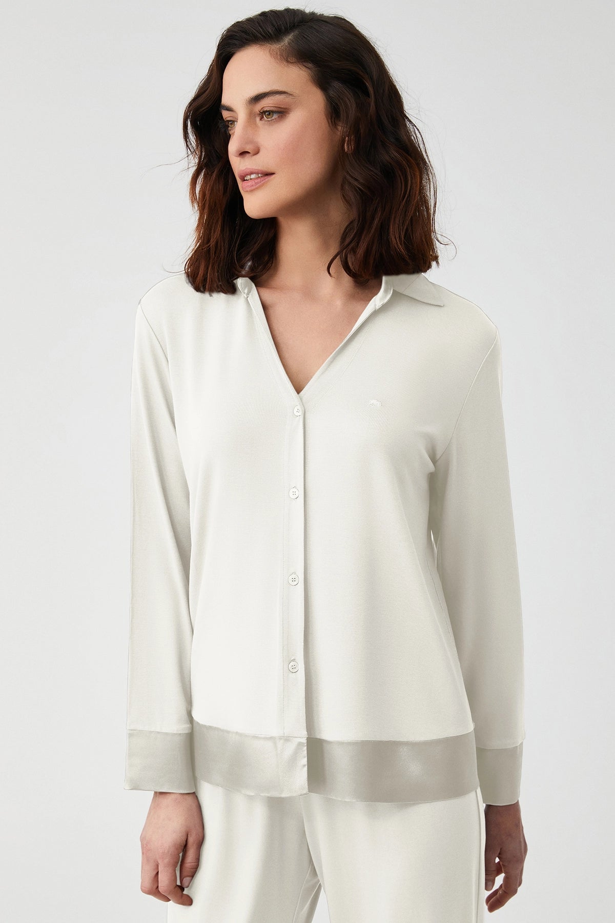 Beyaz Luxury Feel Triko Gömlek Takım