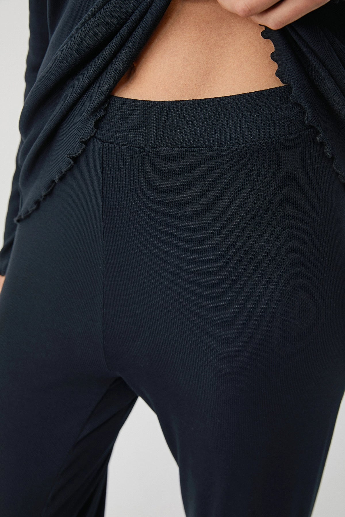 Yumuşak Dokulu Siyah Uzun Kollu Pijama Takımı