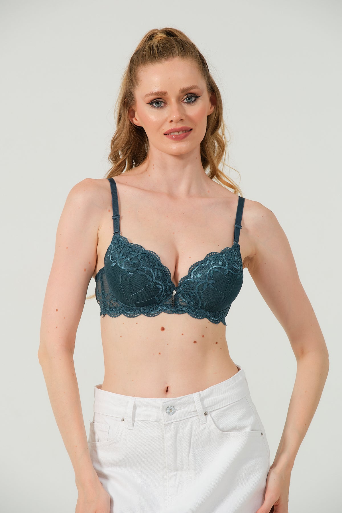 Kadın Dolgulu Dantelli İç Pedi Pamuklu Sütyen