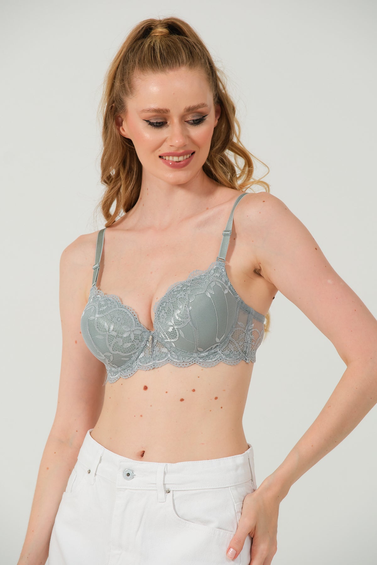 Kadın Dolgulu Dantelli İç Pedi Pamuklu Sütyen