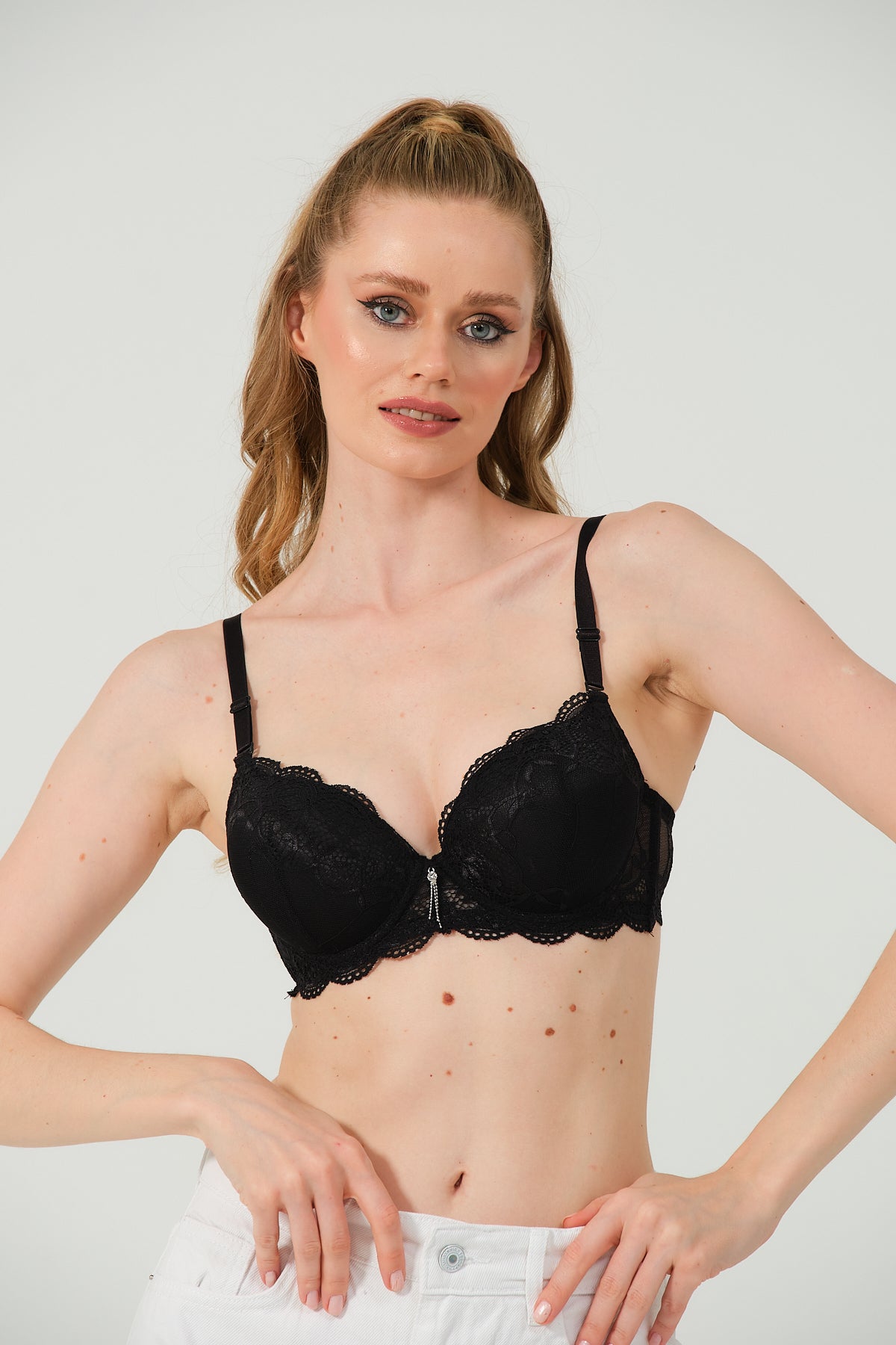Kadın Dolgulu Dantelli İç Pedi Pamuklu Sütyen