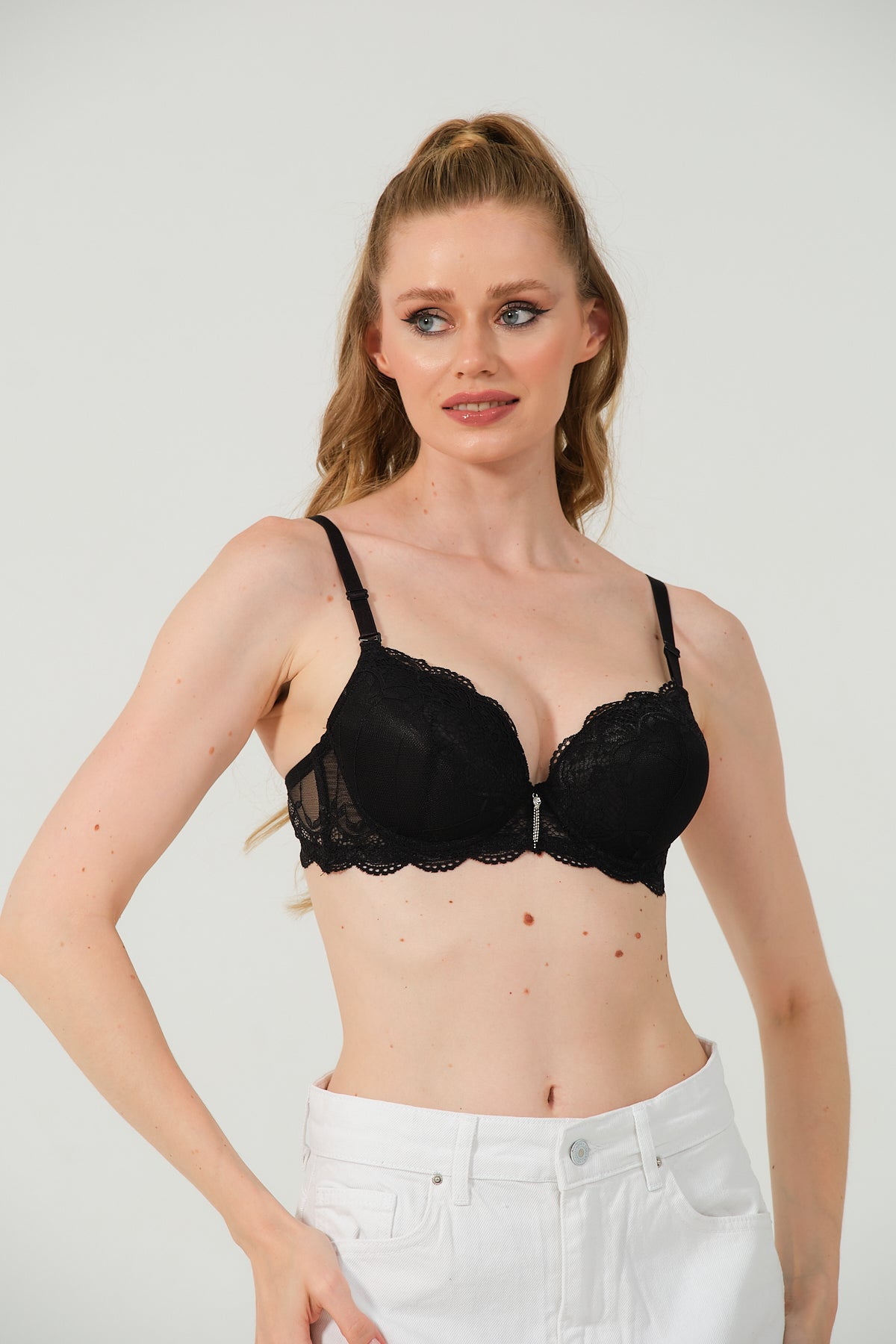 Kadın Dolgulu Dantelli İç Pedi Pamuklu Sütyen