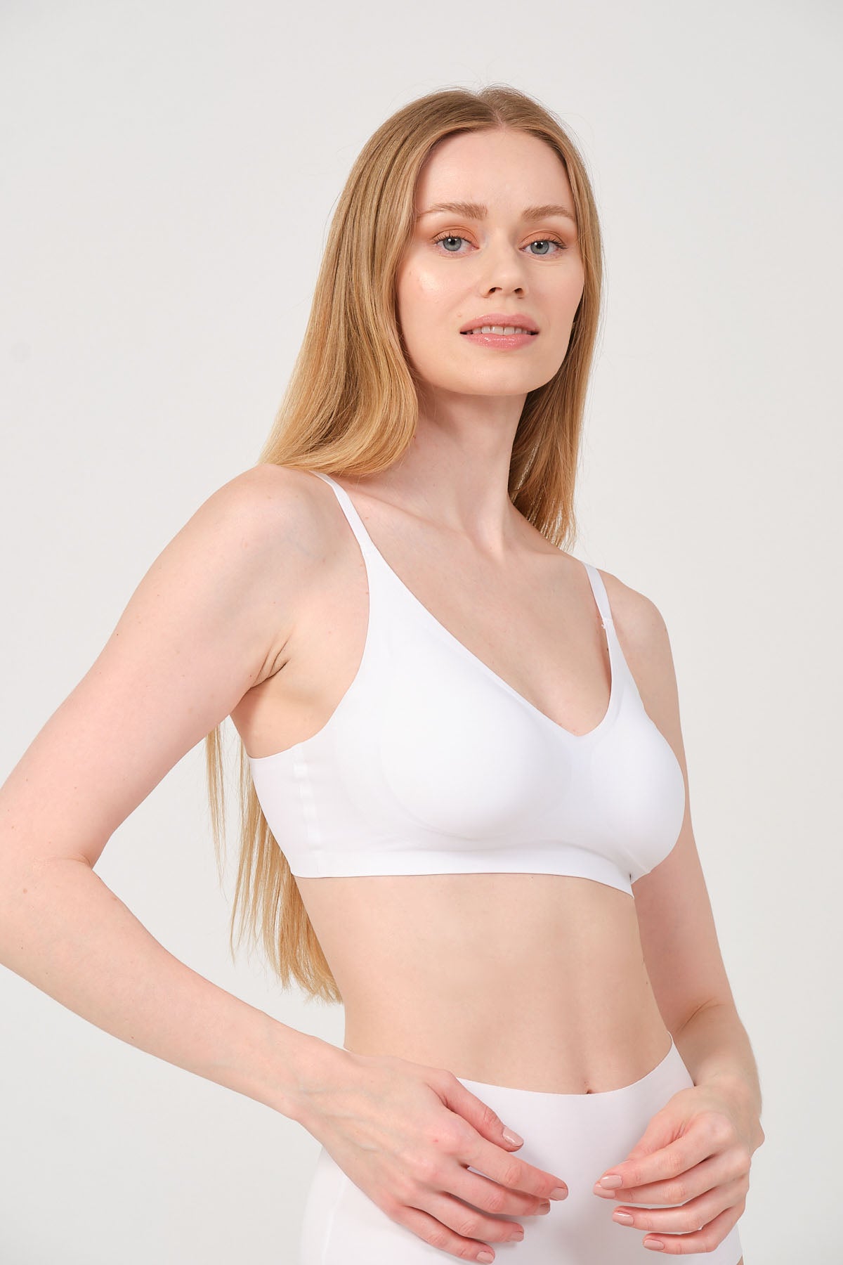 Mellie Lazer Kesim Arkası Agraflı  Telsiz Dikişsiz Gece ve Gündüz Sütyeni