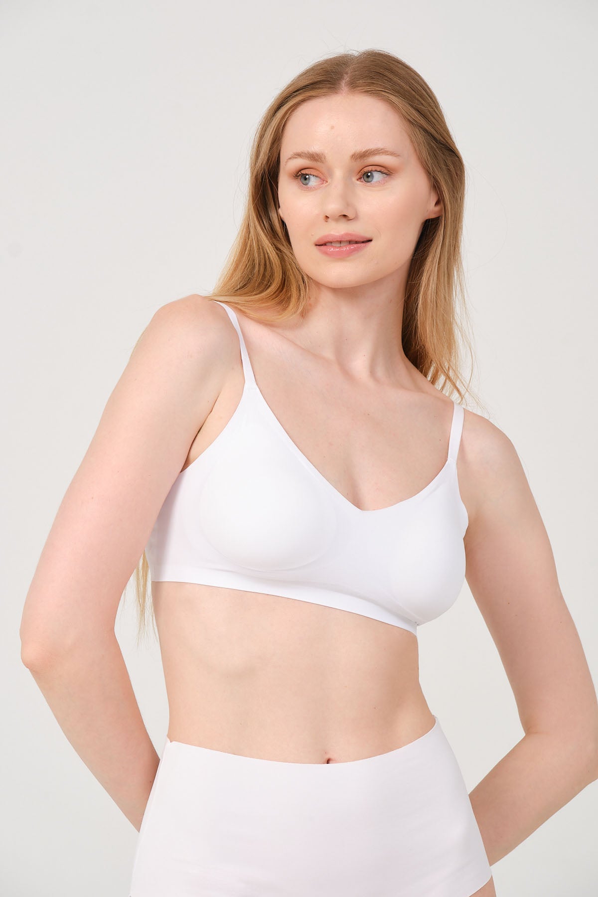 Mellie İnce Ayarlanabilir Askılı Balensiz Dikişsiz Gündüz Ve Gece Sütyeni