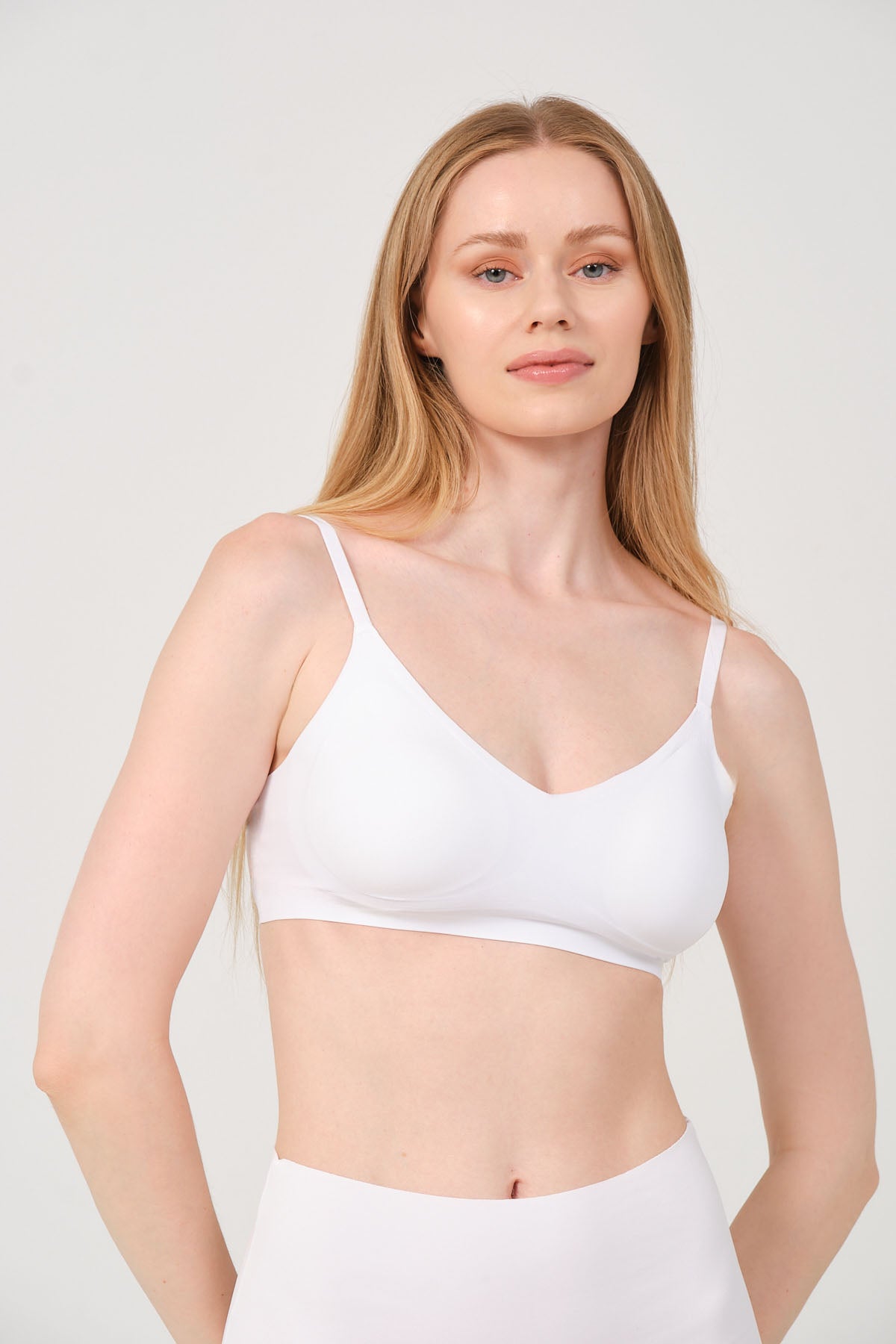 Mellie İnce Ayarlanabilir Askılı Balensiz Dikişsiz Gündüz Ve Gece Sütyeni