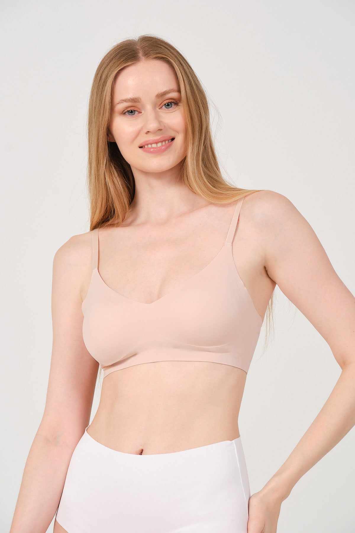 Mellie İnce Ayarlanabilir Askılı Balensiz Dikişsiz Gündüz Ve Gece Sütyeni