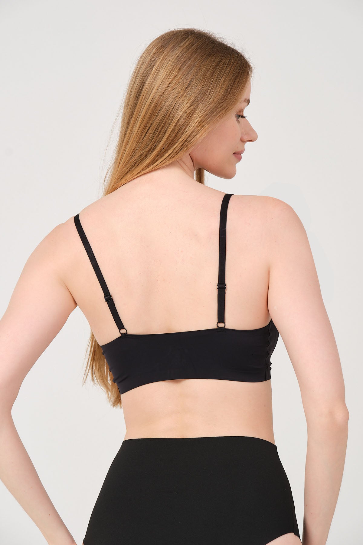 Mellie İnce Ayarlanabilir Askılı Balensiz Dikişsiz Gündüz Ve Gece Sütyeni