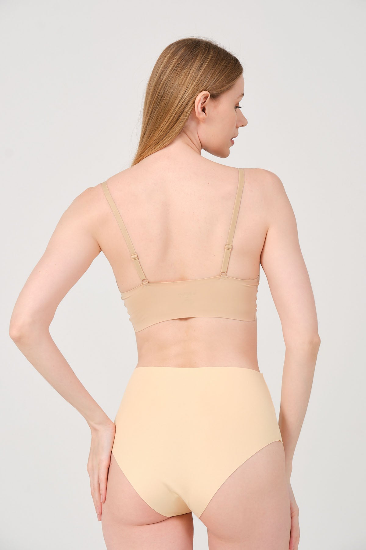 Mellie İnce Ayarlanabilir Askılı Balensiz Dikişsiz Gündüz Ve Gece Sütyeni