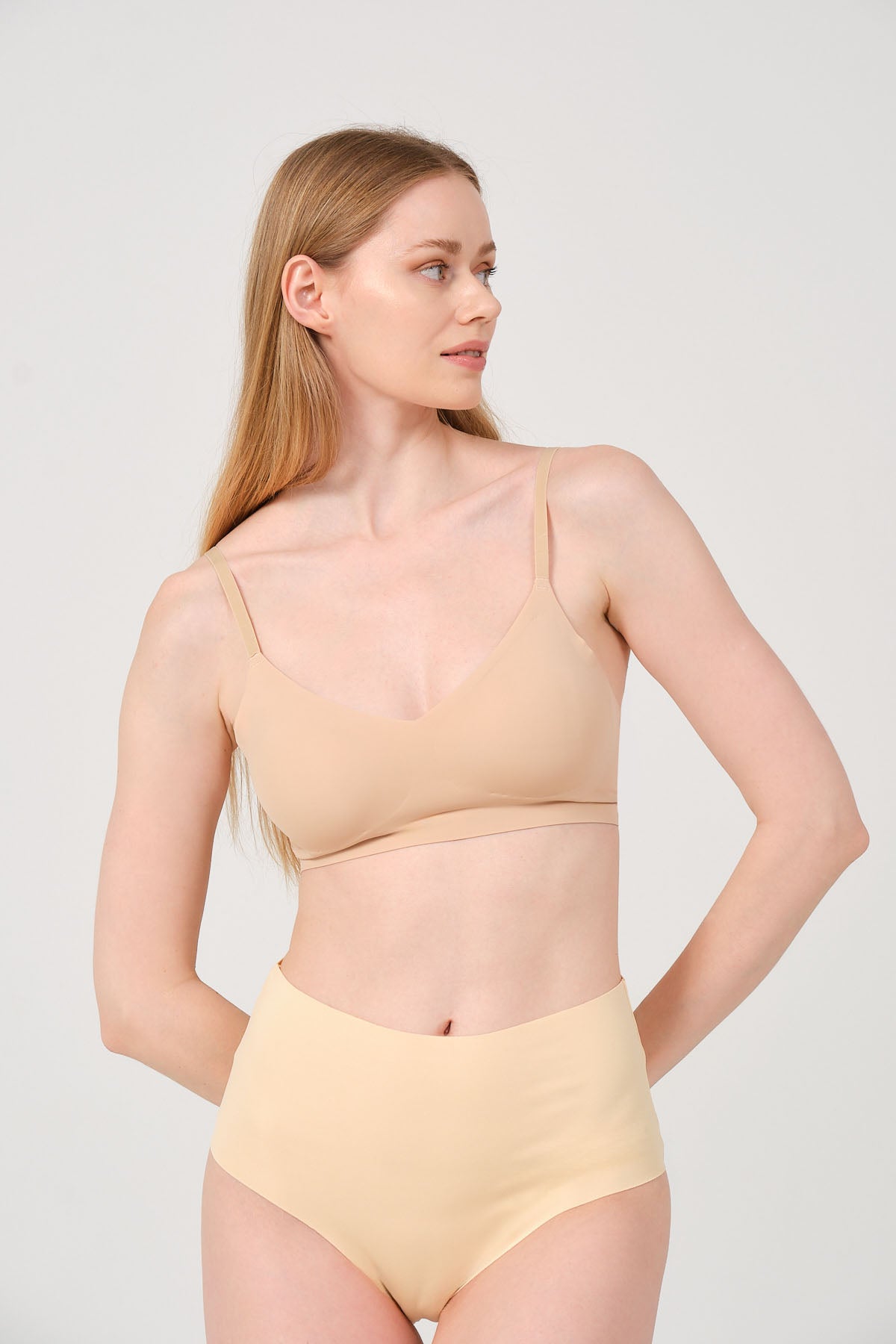 Mellie İnce Ayarlanabilir Askılı Balensiz Dikişsiz Gündüz Ve Gece Sütyeni