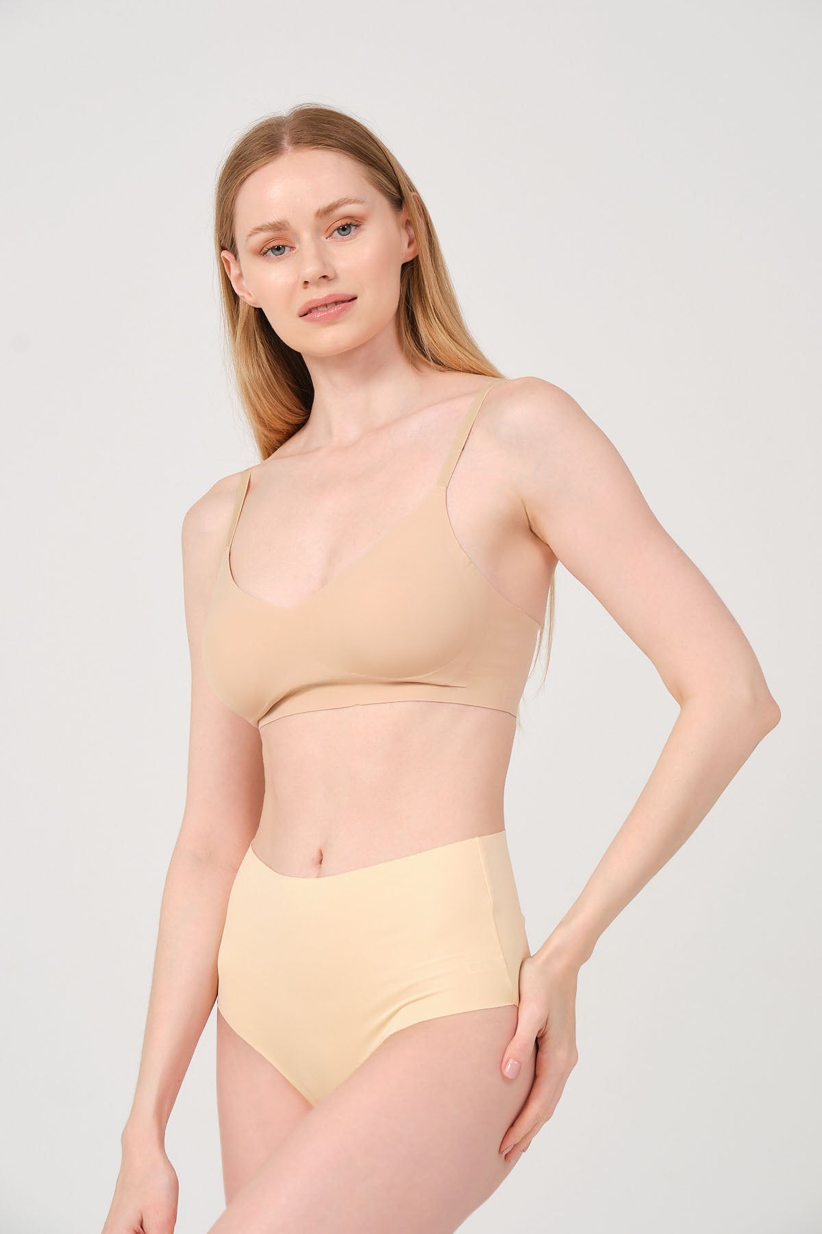 Mellie İnce Ayarlanabilir Askılı Balensiz Dikişsiz Gündüz Ve Gece Sütyeni